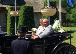 Valerie en Gerard Leijten-Deweer in huwelijksbootje