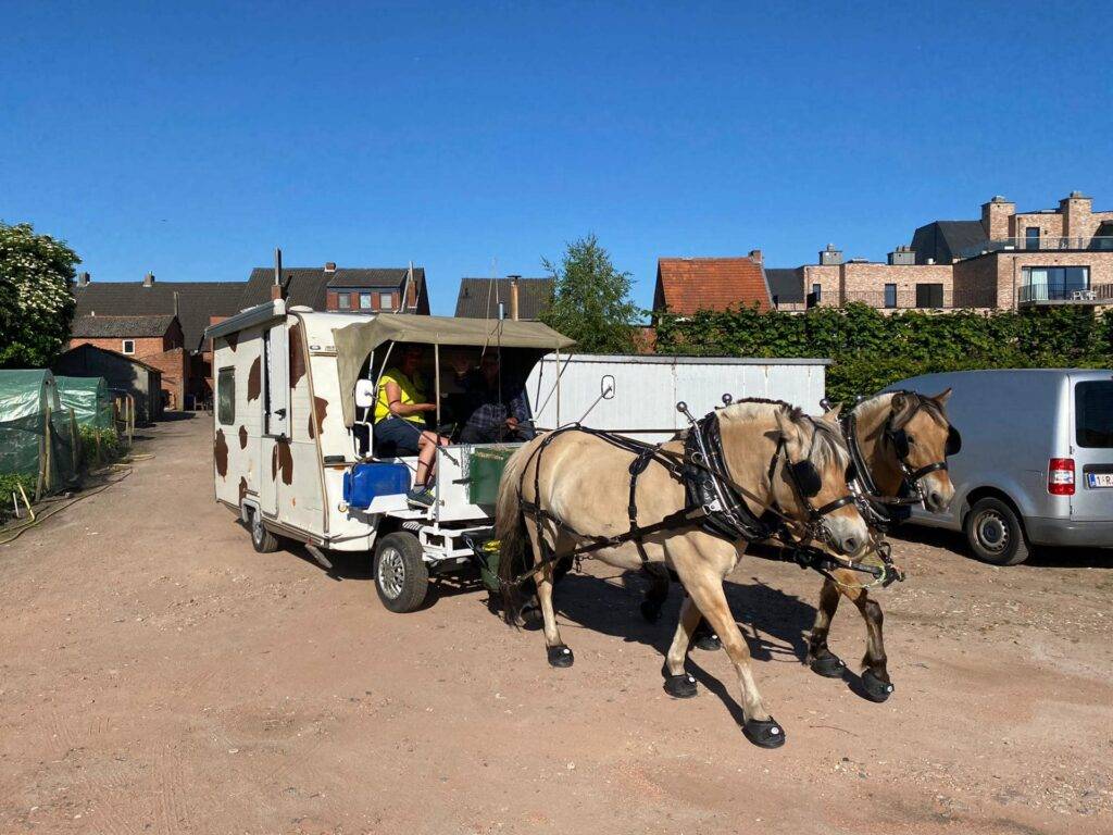 Familie Maandonks gaat eindelijk een tocht maken