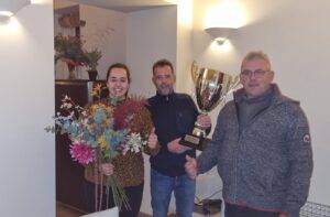 Allereerste Theo Sweegers Trofee voor Berry van den Bosch, Netty Hooijen bokaal voor Demi van Bree